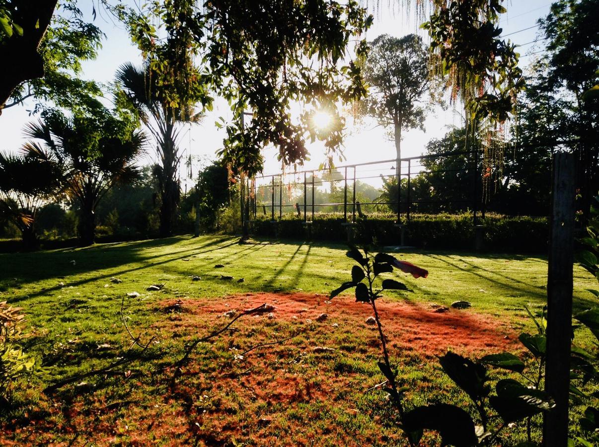 Wassana Sitdharma Guesthouse Trang Exterior foto
