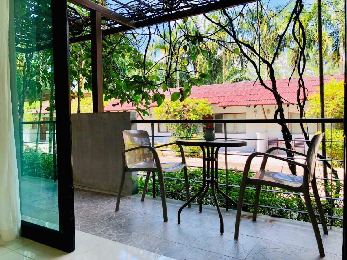 Wassana Sitdharma Guesthouse Trang Exterior foto
